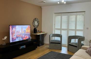 Modern 2-Bedroom Flat Near Wembley - 9 Minutes from Park Royal Station - Foto 3