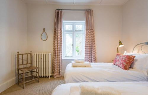 West Cottage by Bloom Stays - Photo 27