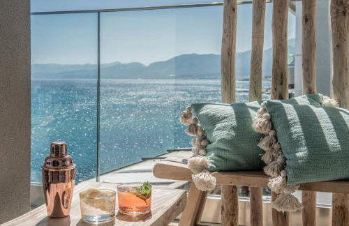 Khroma Luxury Suite 1 Beach front apartment - Photo 27