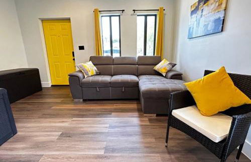 Sunny Delight Home Near Airport - Foto 14