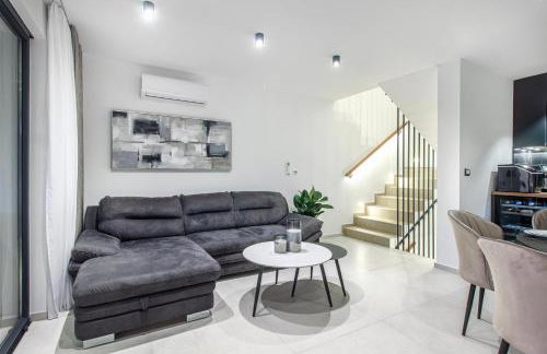 Seafront Villa Kupinica with heated Pool - Foto 31