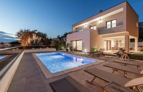 Luxury Villa Oriolus, heated pool, sauna, Split - Photo 1