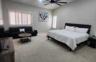 Bold Blue Retreat in Henderson - Foto 8