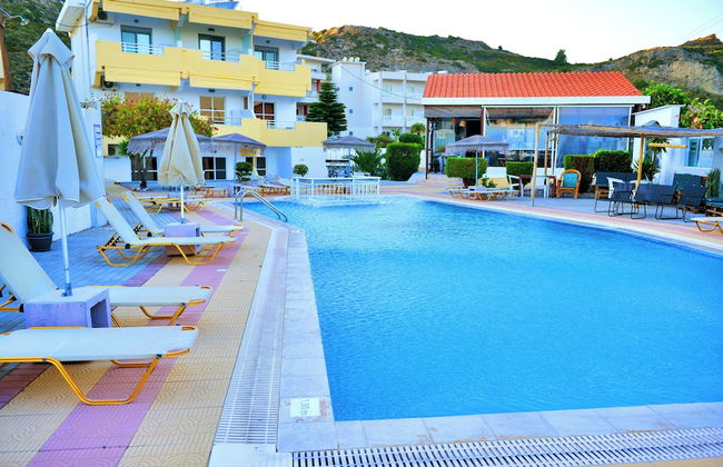 Maroula Studios - Photo 14