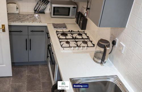 Charming Entire House By Newman Stays Short Lets & Serviced Accommodation Bingham With Free WiFi, Smart TV & Great Location - Foto 5