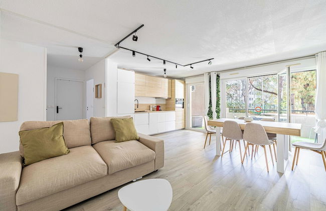 Comfort and Serenity With A/c, Parking and Balcony - Foto 8