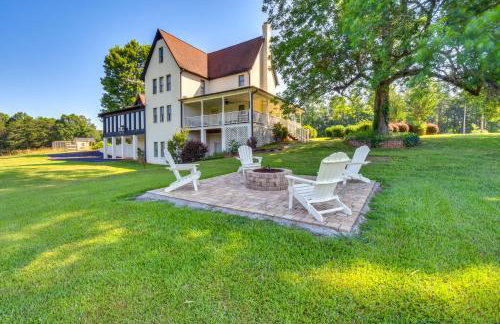 Home with Fire Pit on 27 Acres in Walhalla! - Foto 1