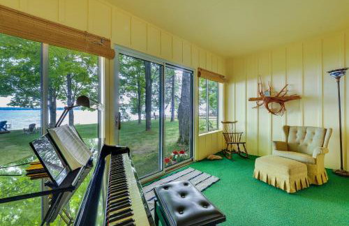 Waterfront Torch Lake Cottage with Dock and Fire Pit! - Foto 13