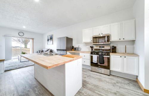 4 Mi to Lake Erie Condo in Golf Community - Foto 2