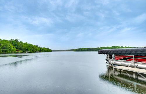 Peaceful White Sand Lake House with Dock and Deck! - Foto 32