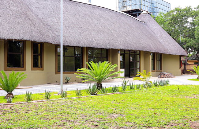 Self Catering Chalets - Manyeleti - Foto 17