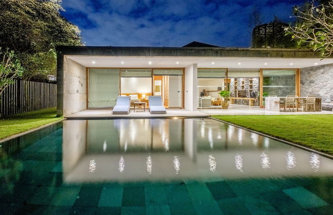 Jimbaran Balangan BeachFront Villa Nakar - Foto 2