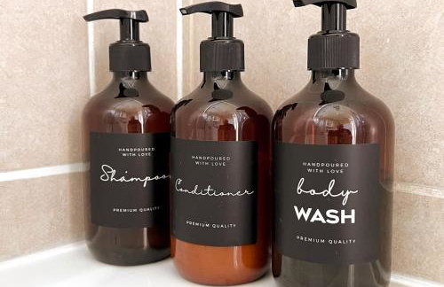 Spacious Family Bungalow with Garden for up to 7 - Photo 7