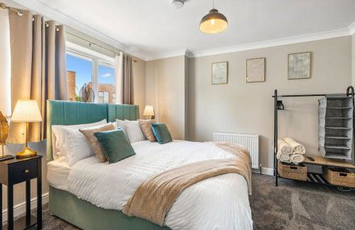 Stylish 5-Bedroom House, Accommodates 10, Fast Wi-Fi & Private Garden - Foto 31