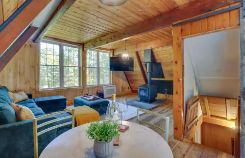 Pocono Getaway A frame Cabin w/ Hot Tub Sauna - Foto 10
