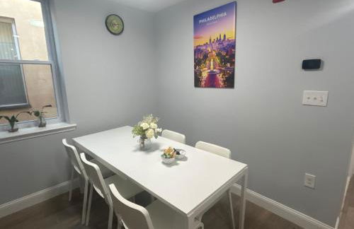 Cozy 2-3 Bedroom Apartment in Center City! - Foto 16