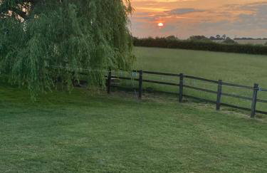 2 Beds & living in our idyllic country Cottage - Foto 2