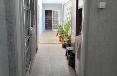 Edícula com estacionamento privativo, a uma quadra do Shopping Oriente - Casa da Sensei - Foto 7