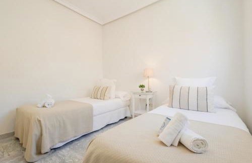 Townhouse in first line beach, Bahia de Marbella, Marbella - Photo 39