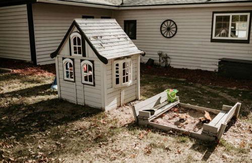 Centrally located - Perch Lake Bungalow - Hot-tub! - Foto 38