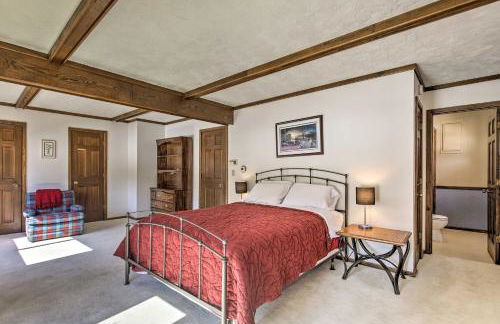 Simple Cranberry and Wine Farm Home with Fire Pit! - Photo 12