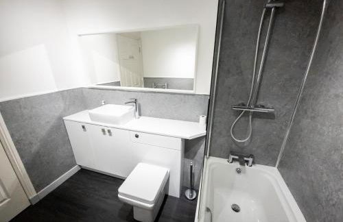 Tranquil 2Bed/2Bath Duplex Falkirk - Foto 16