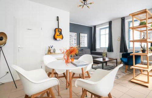 Spacious 70sqm Apartment Sleeps 6 Free Parking - Foto 1