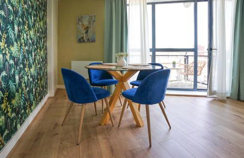 Stylish 2-Bed Apartment, Free Parking, Walk to Hospital & Uni - Foto 21