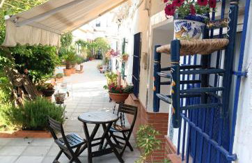 Típico y pintoresco patio de vecinos, con encanto - Foto 5