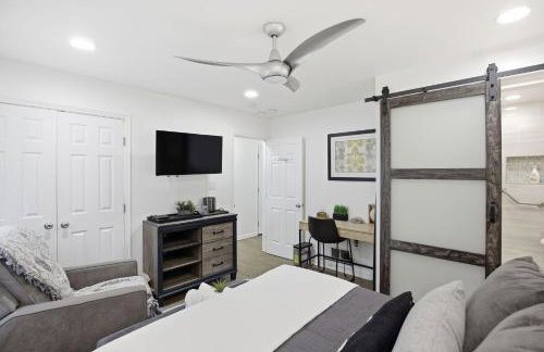 Stylish Hot Tub Retreat with Ping Pong home - Foto 50