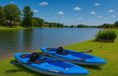 Lakefront Home for Families and Groups - Private Pool, BBQ, Paddle, Fishing - Foto 3