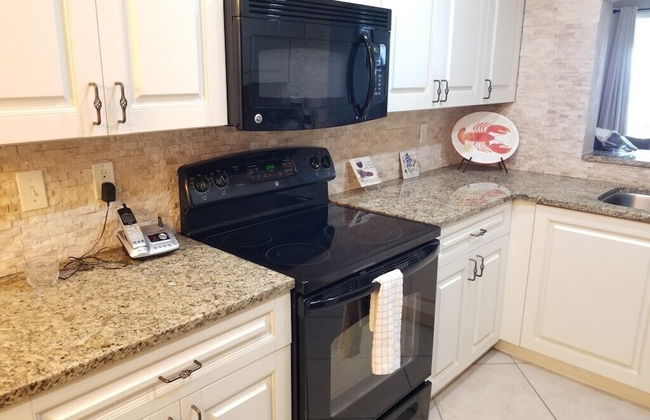 Surf Club I, 1405 2 Bedroom Condo by RedAwning - Photo 10