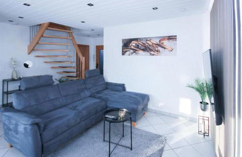 ALFA Stuttgart 3Zi-Maisonette 6 Personen Zuffenhausen nahe Porsche & Bosch l WIFI & SmartTV I 3BR 4 Beds I Kitchen I Bathroom & WC - Foto 9