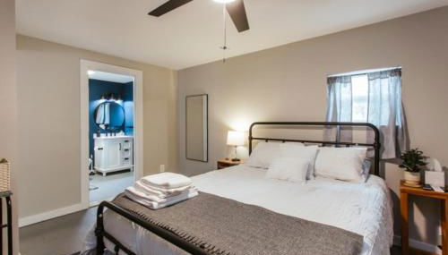 Greenway Garage with Firepit - Photo 3