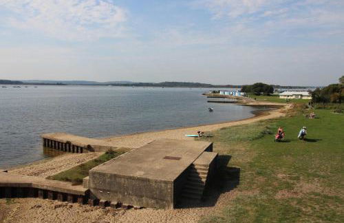 Ocean Breeze - Stunning Harbour Views from Private Balcony - Photo 24