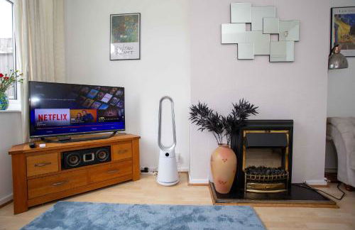 NEC, BHX Cosy 3 Bedroom House with Parking - Foto 14