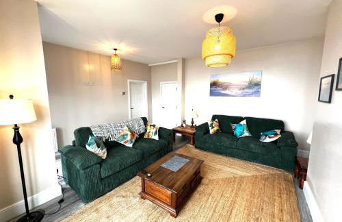 Smugglers - Sea Front - Parking - Sea Views - Balcony - 2 luxury kingsize beds - Foto 23