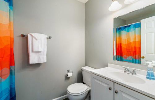 Hot Tub, Deck&Grill, Game Room, WiFi at Cute Cabin - Foto 20