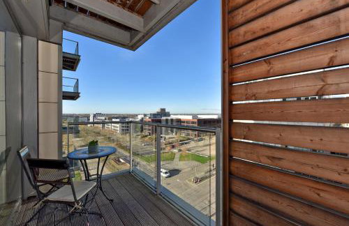 The Vizion serviced apartments from Pincott Properties - free parking, private balcony, and WiFi - Photo 77