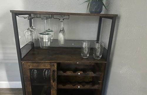 A Newly executive basement Apartment - Foto 8