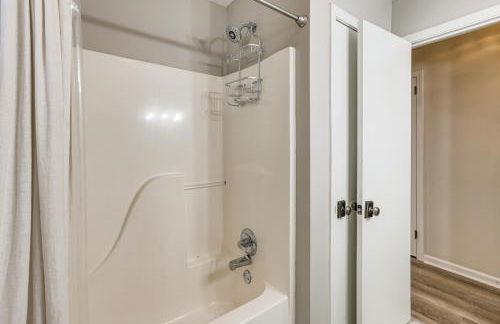 10 Mi to UAB Inviting Home with Free Parking and WiFi - Foto 18