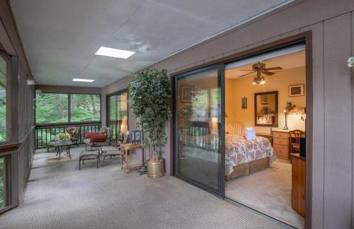 Connestee Lakefront Retreat · Lakefront Retreat in Connestee Fal - Foto 12