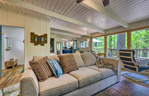 Loch Lomond Cabin with Hot Tub, Near Wineries! - Foto 6