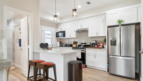 Amazing Value with High Comfort, 14 Guests for 4BR by Disneyland, Beaches, Rodeo 39 & More - Foto 2