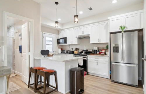 Amazing Value with High Comfort, 14 Guests for 4BR by Disneyland, Beaches, Rodeo 39 & More - Foto 2