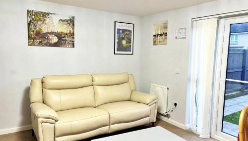 Newbuild - 3 bedrooms, 2 baths,5 mins from airport - Foto 5