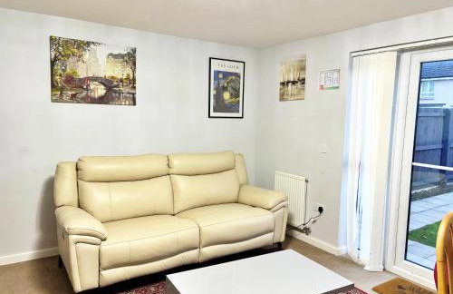 Newbuild - 3 bedrooms, 2 baths,5 mins from airport - Foto 5