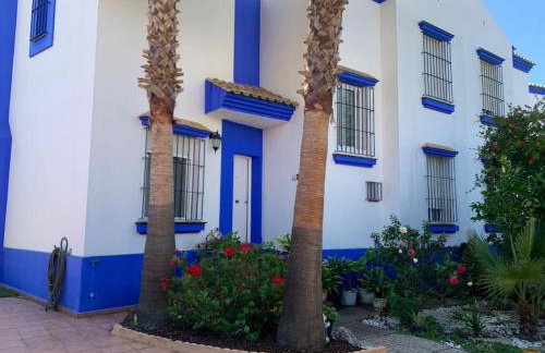 Chalet con piscina privada, parking y zona BBQ - Foto 9
