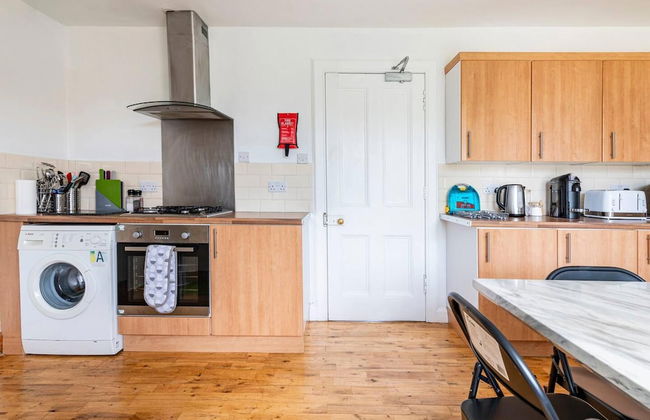 Stunning 5 Bedroom Large Apartment With Parking - Foto 20