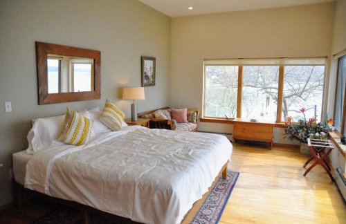 Risingwater Newly Listed Stunning Home with 150-Foot Beachfront in the Finger Lakes - Foto 22